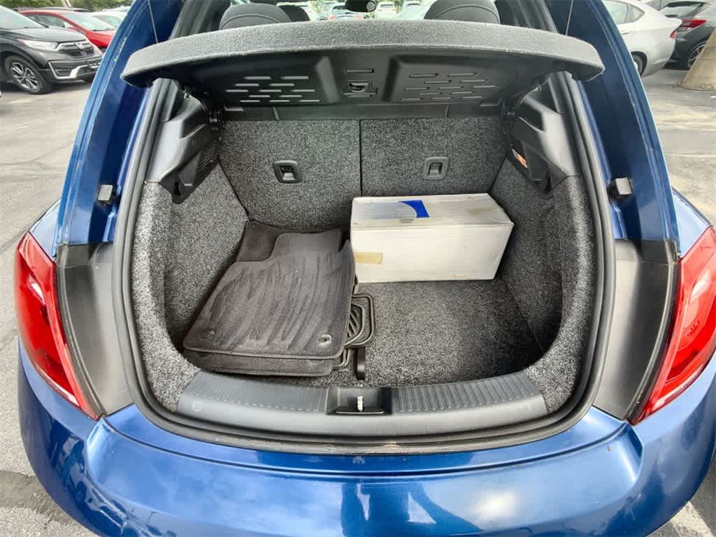 2012 Volkswagen Beetle  29