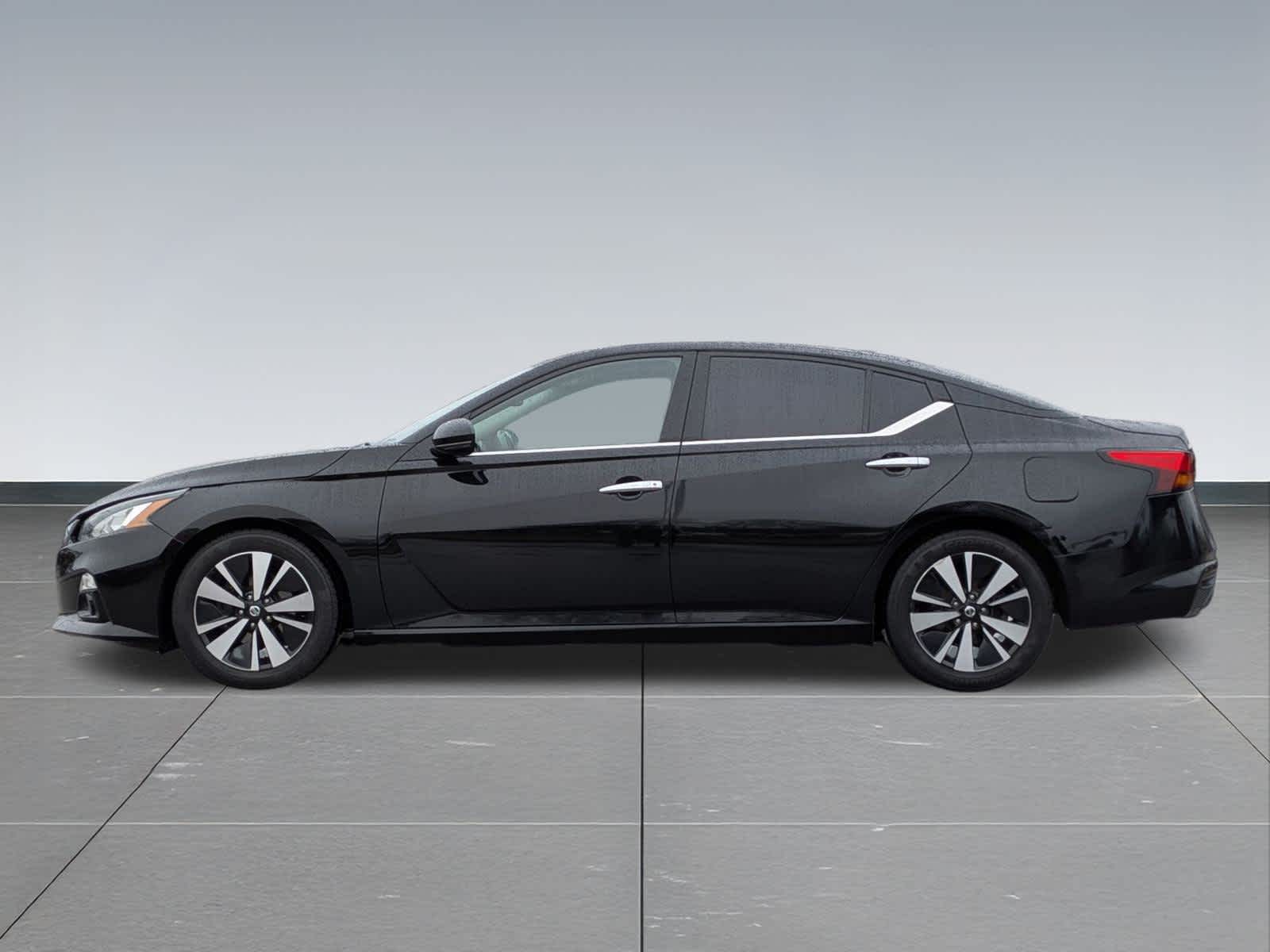 Thumbnail: 2019 Nissan Altima - 3