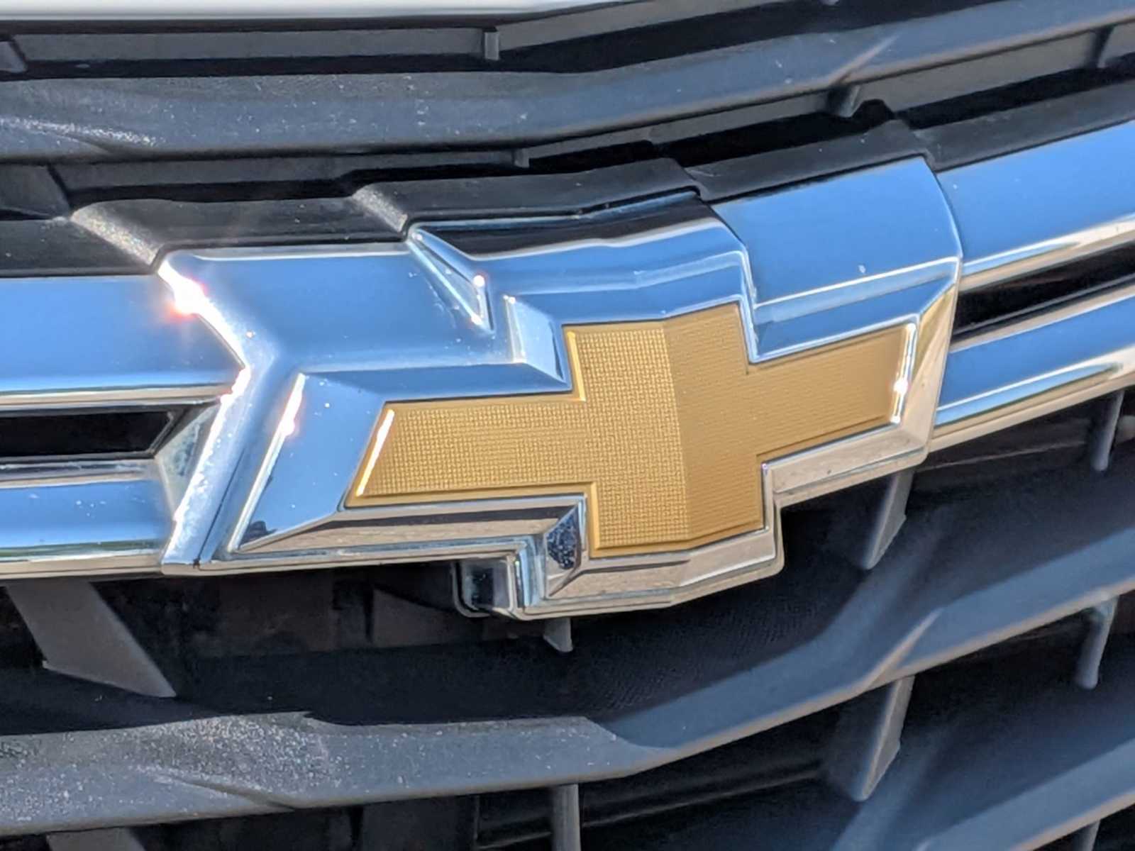 Thumbnail: 2022 Chevrolet Equinox - 10