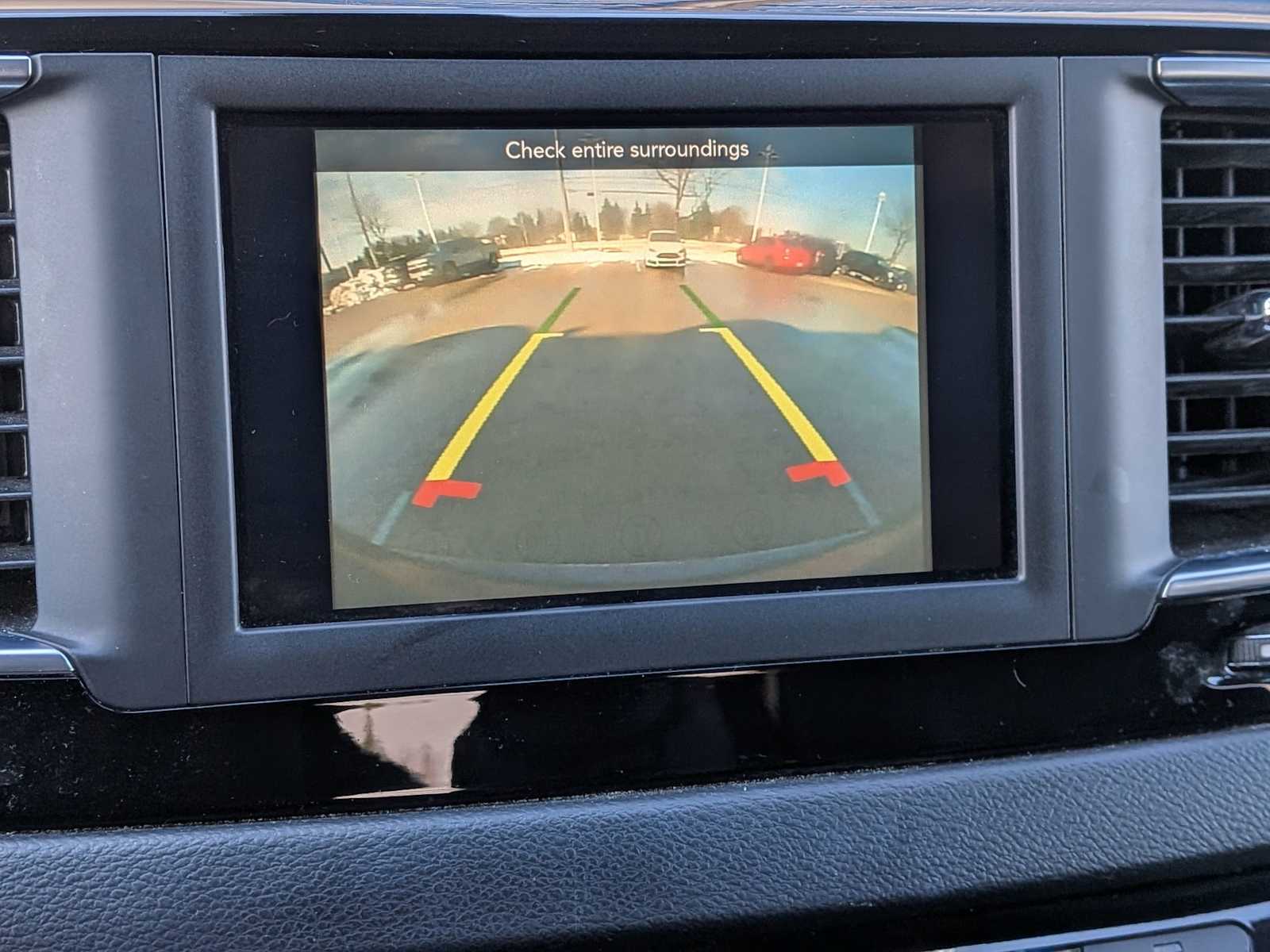 Thumbnail: 2020 Chrysler Pacifica - 27