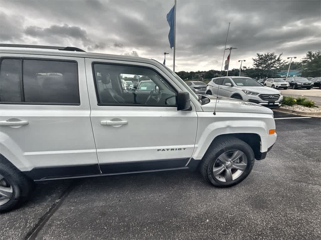 Thumbnail: 2016 Jeep Patriot - 8