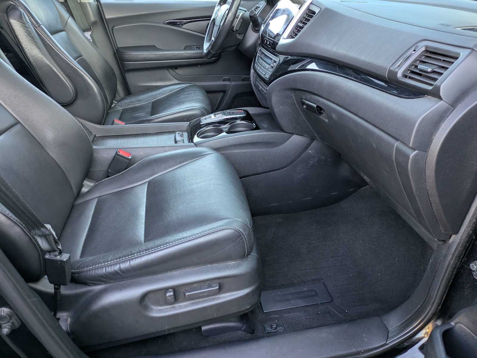 Thumbnail: 2017 Honda Pilot - 22