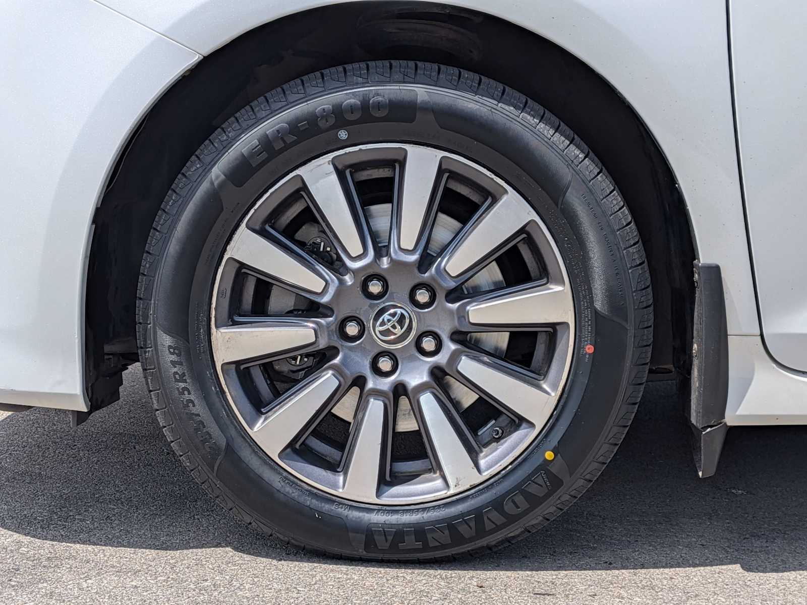 Thumbnail: 2020 Toyota Sienna - 12