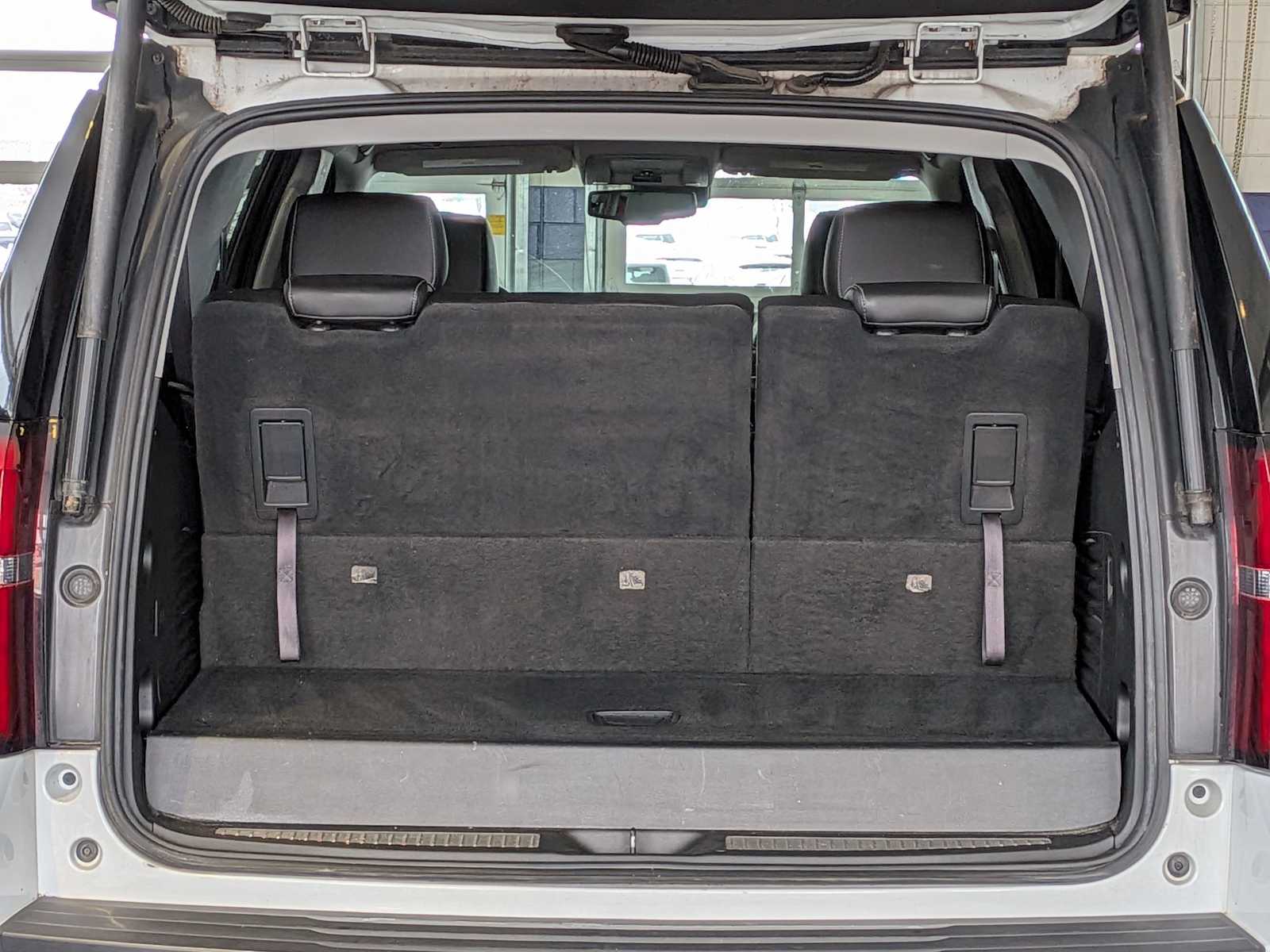 Thumbnail: 2020 Chevrolet Tahoe - 31