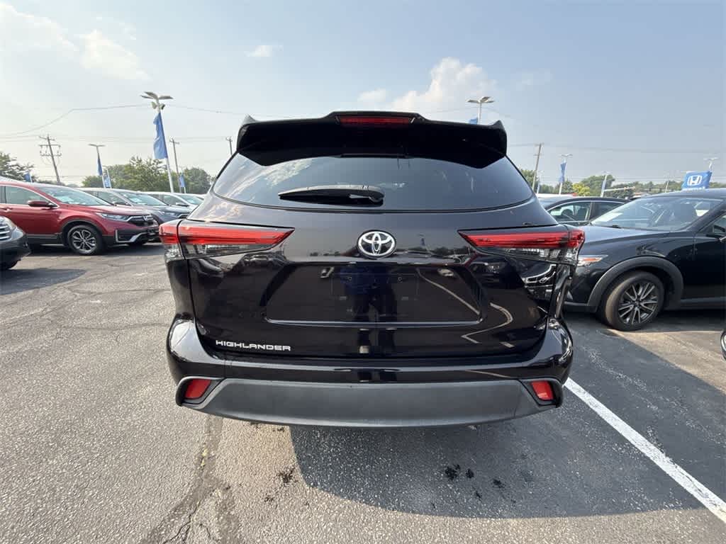 Thumbnail: 2021 Toyota Highlander - 11