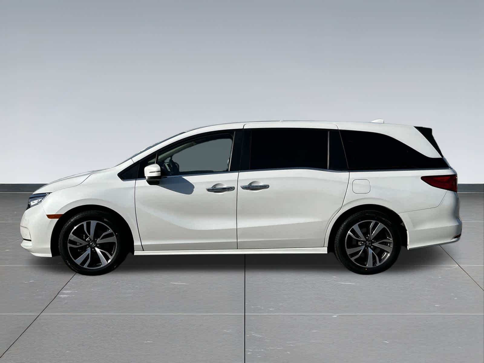 Thumbnail: 2023 Honda Odyssey - 3
