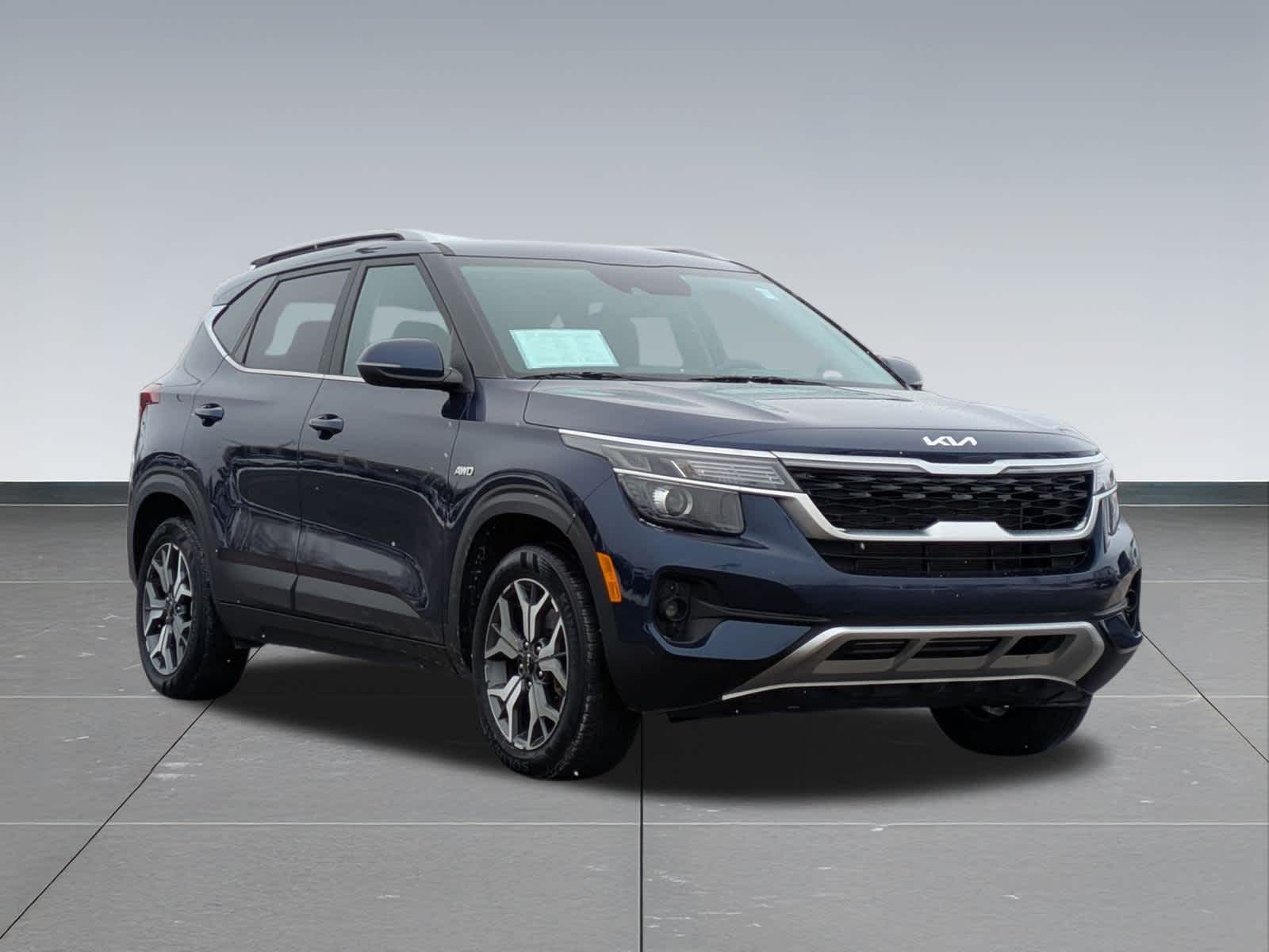 Thumbnail: 2023 Kia Seltos - 8