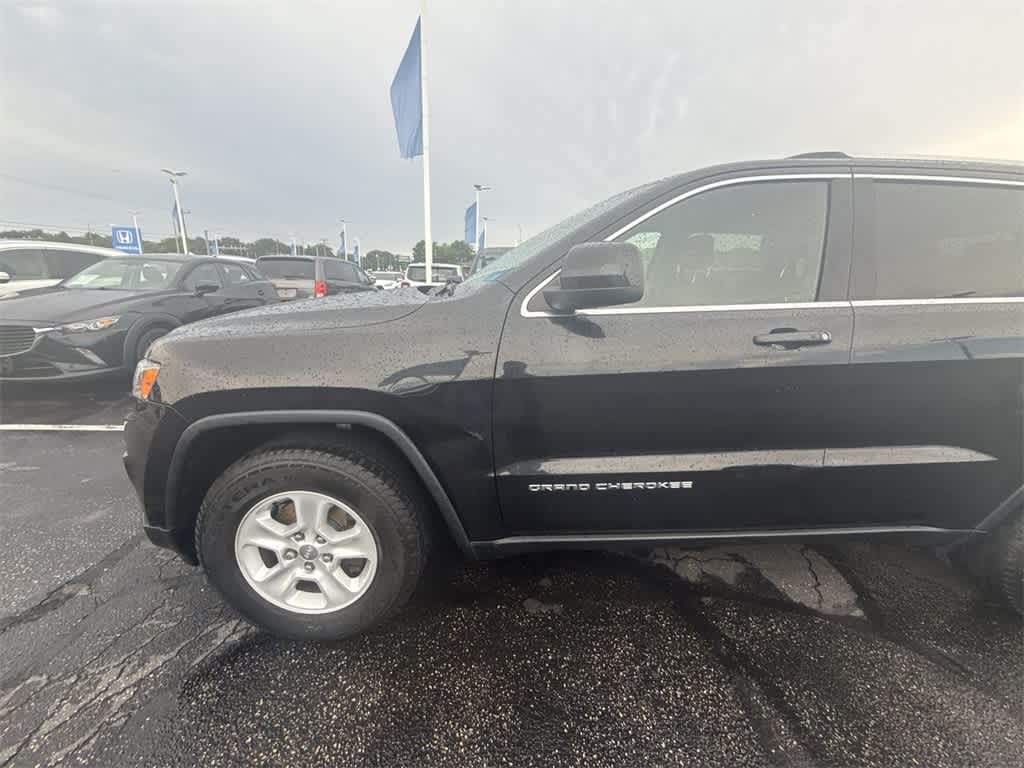 2016 Jeep Grand Cherokee Laredo photo 3