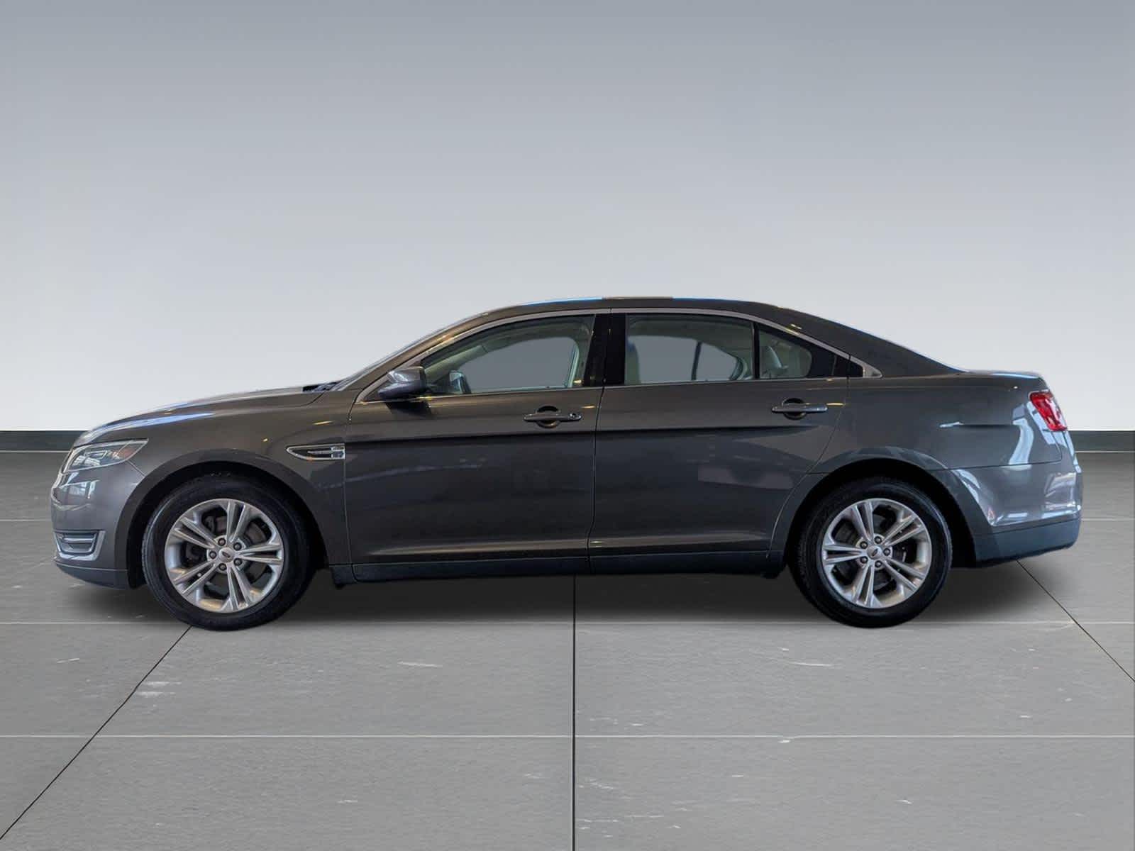 Thumbnail: 2015 Ford Taurus - 3