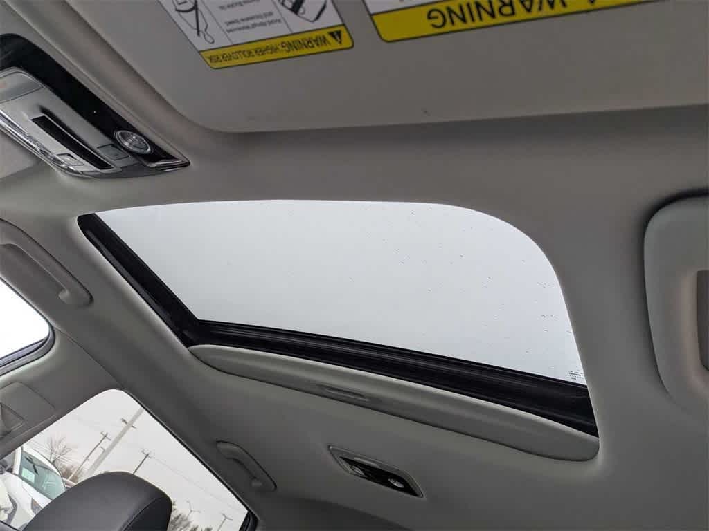 Thumbnail: 2023 Kia Seltos - 18