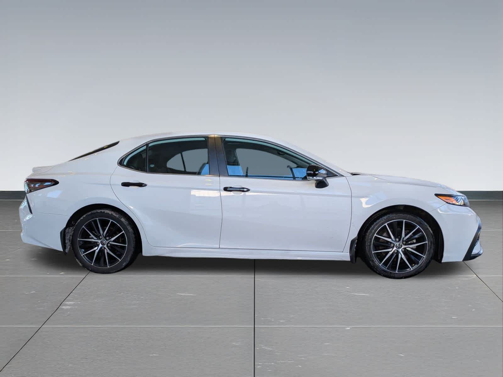 Thumbnail: 2022 Toyota Camry - 7