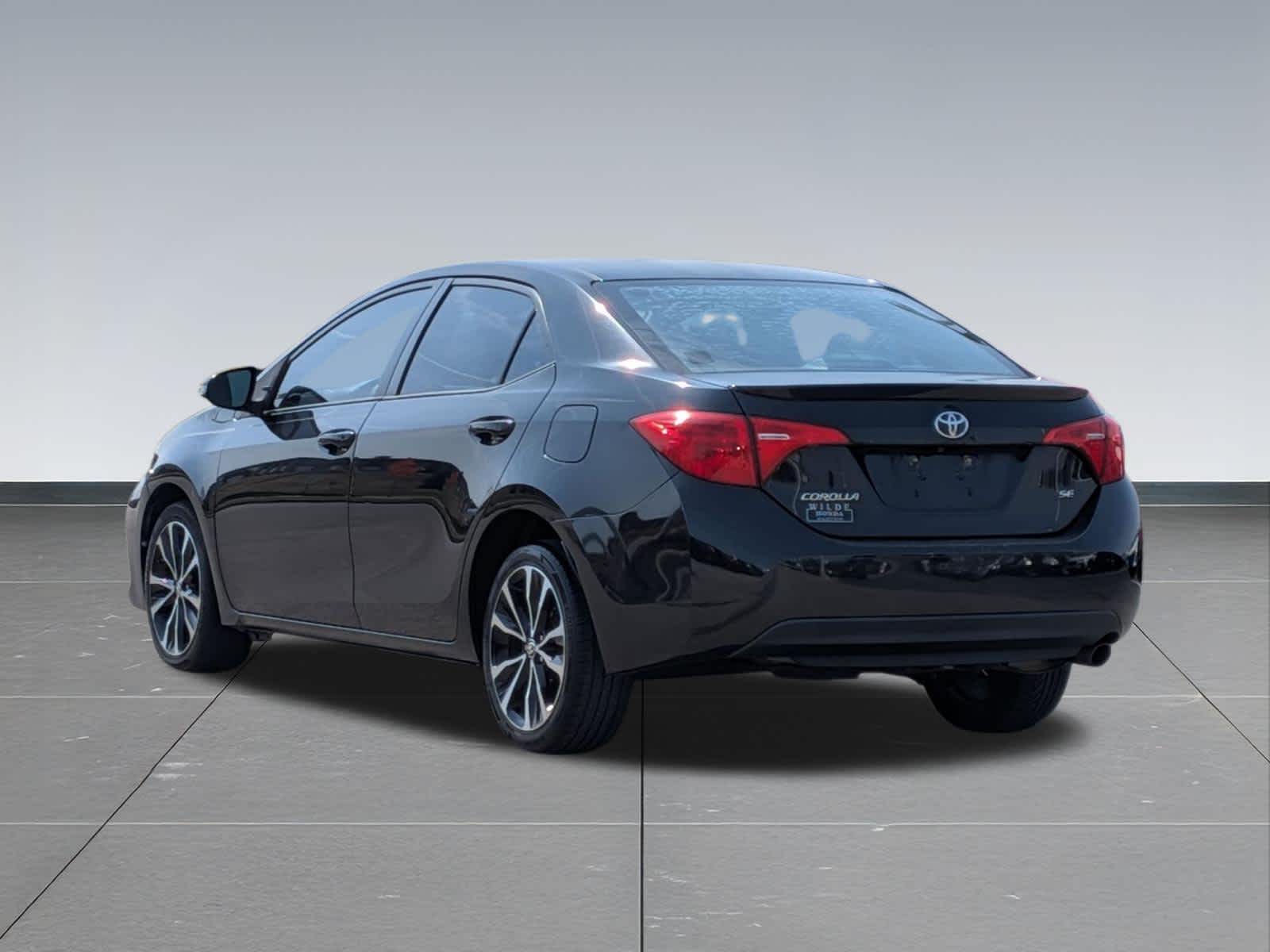 Thumbnail: 2017 Toyota Corolla - 3