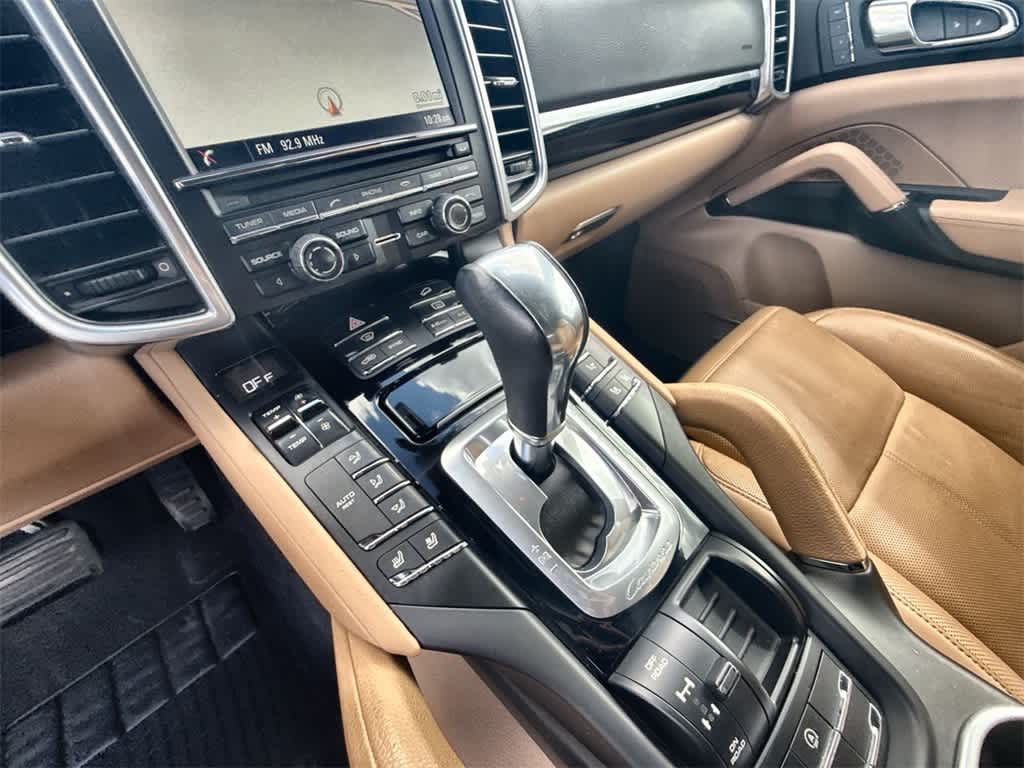 Thumbnail: 2016 Porsche Cayenne - 32