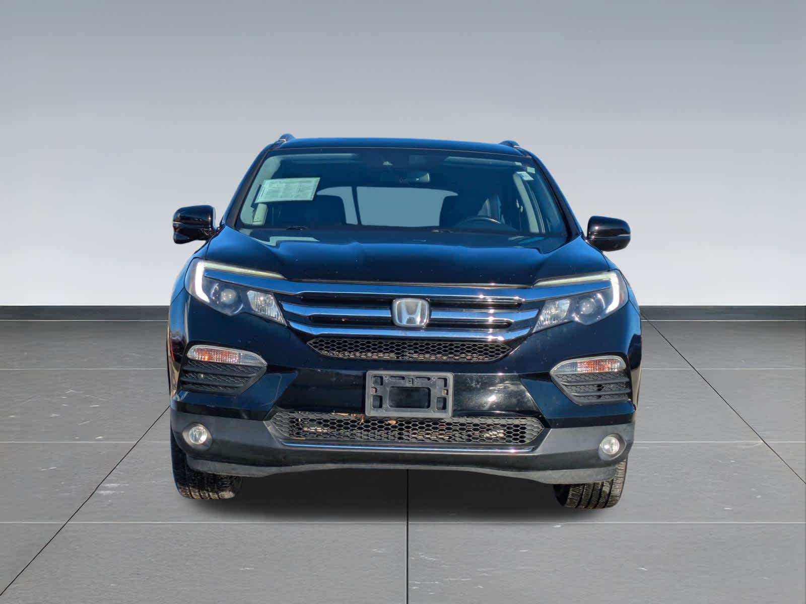 Thumbnail: 2017 Honda Pilot - 9