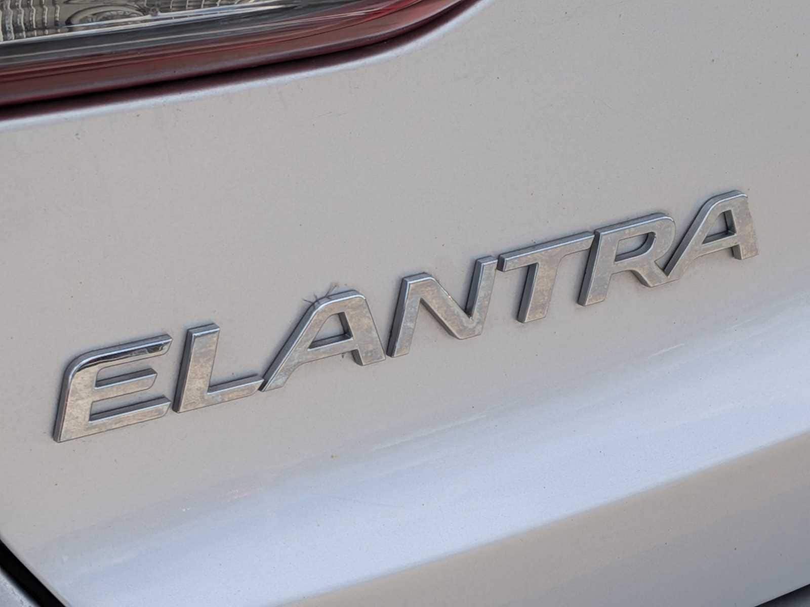 Thumbnail: 2018 Hyundai Elantra - 11