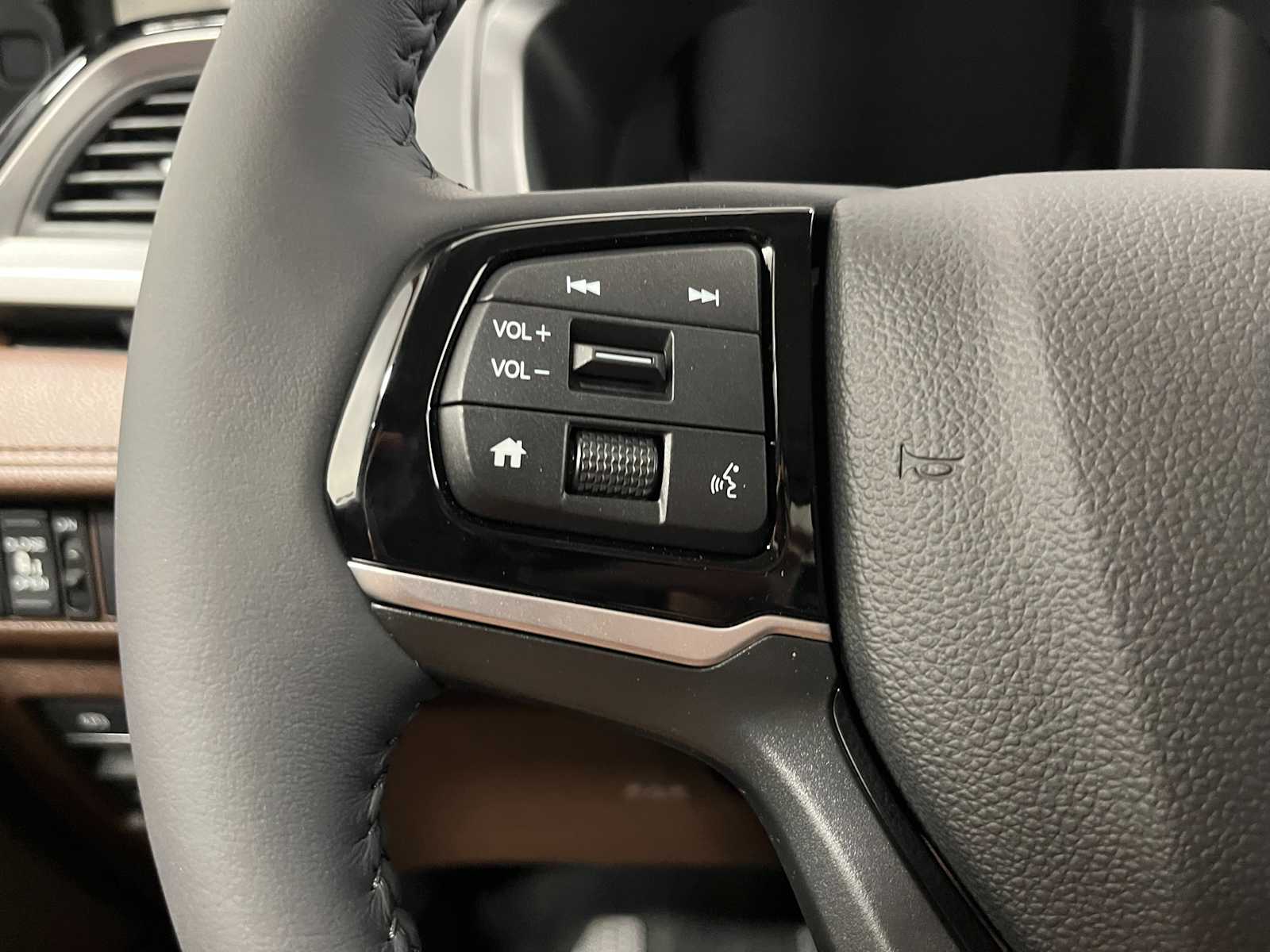 Thumbnail: 2026 Honda Odyssey - 16