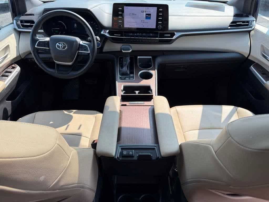 Thumbnail: 2022 Toyota Sienna - 14