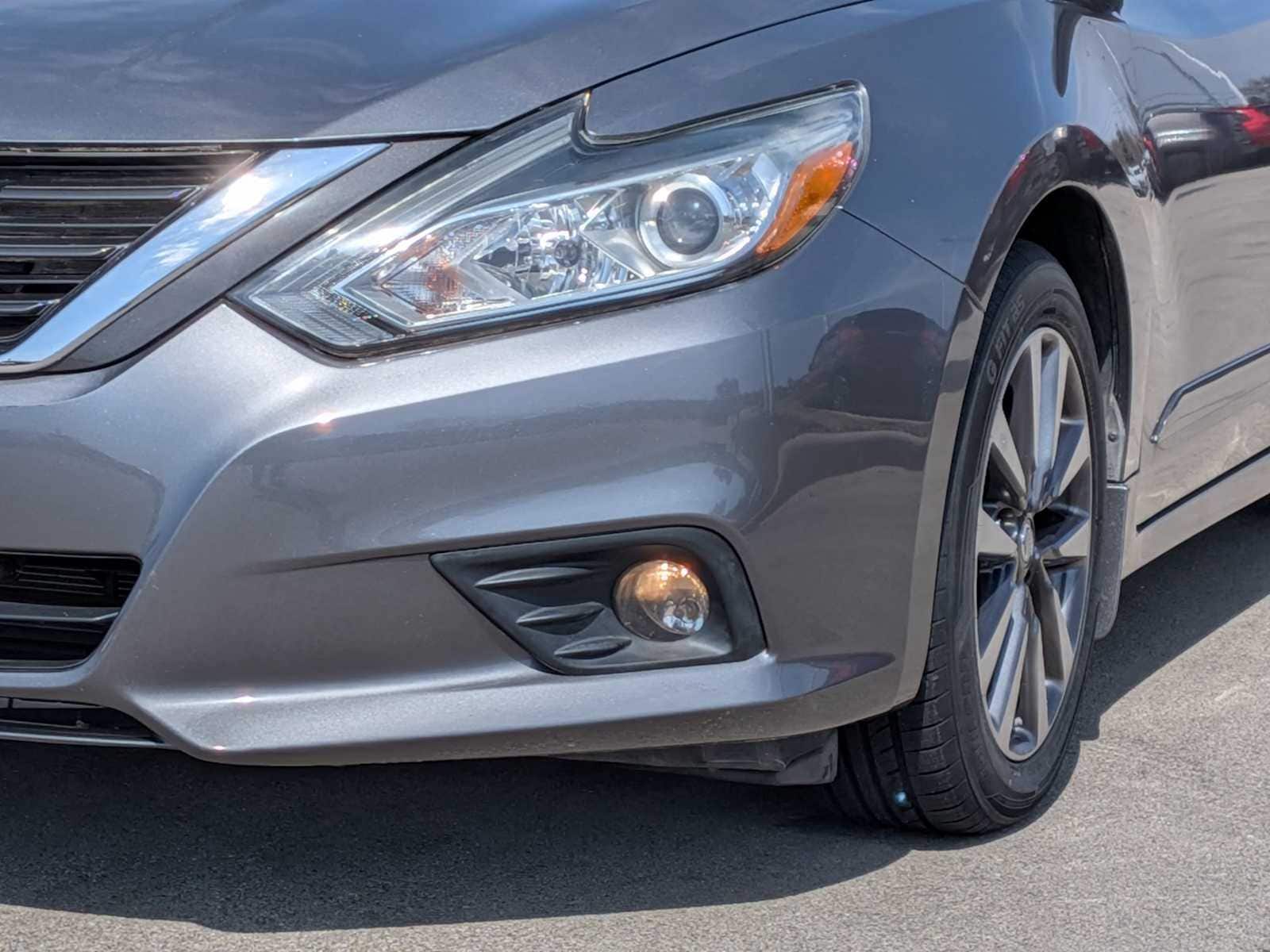 Thumbnail: 2016 Nissan Altima - 10