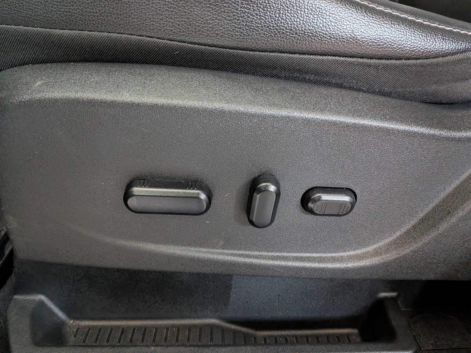 Thumbnail: 2019 Ford Escape - 16