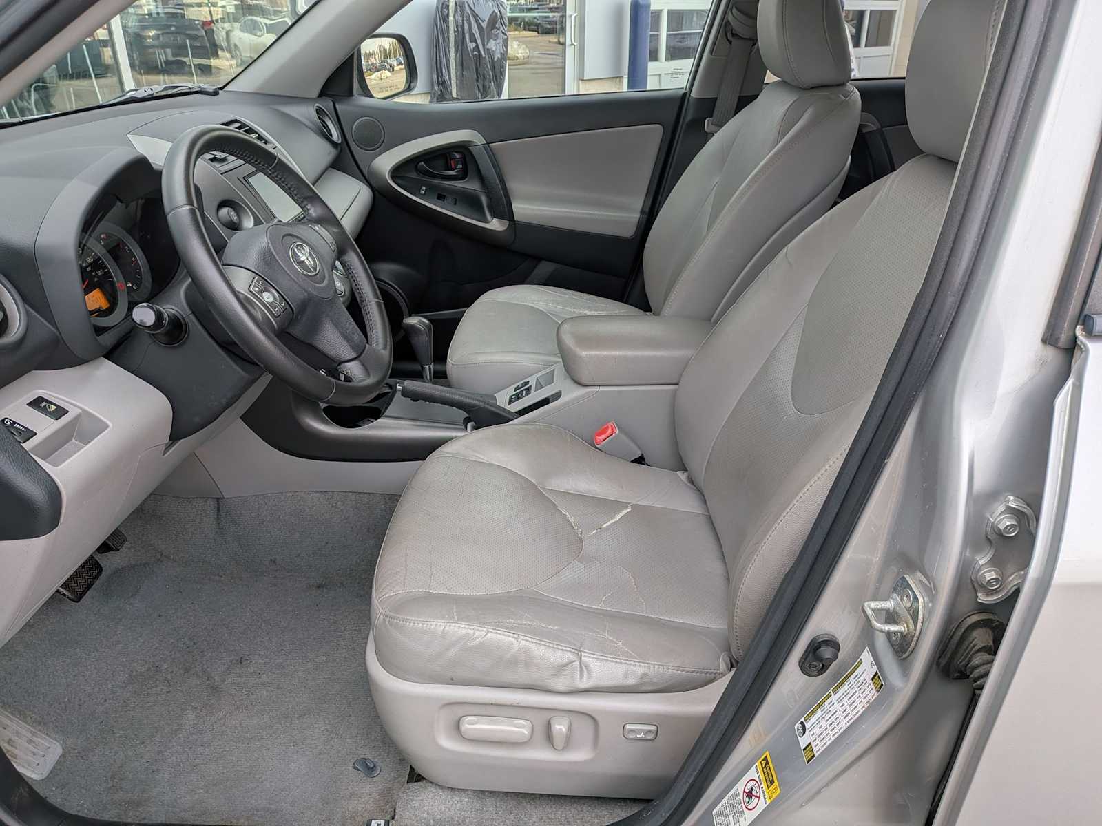 Thumbnail: 2011 Toyota RAV4 - 12