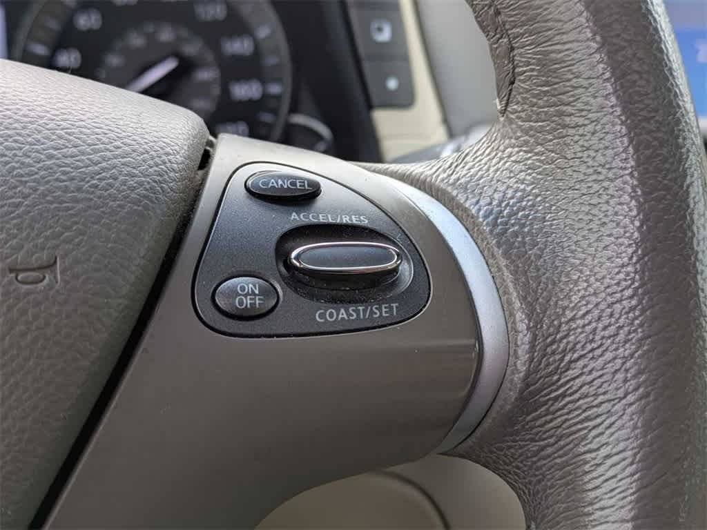 Thumbnail: 2016 INFINITI Q70 - 25