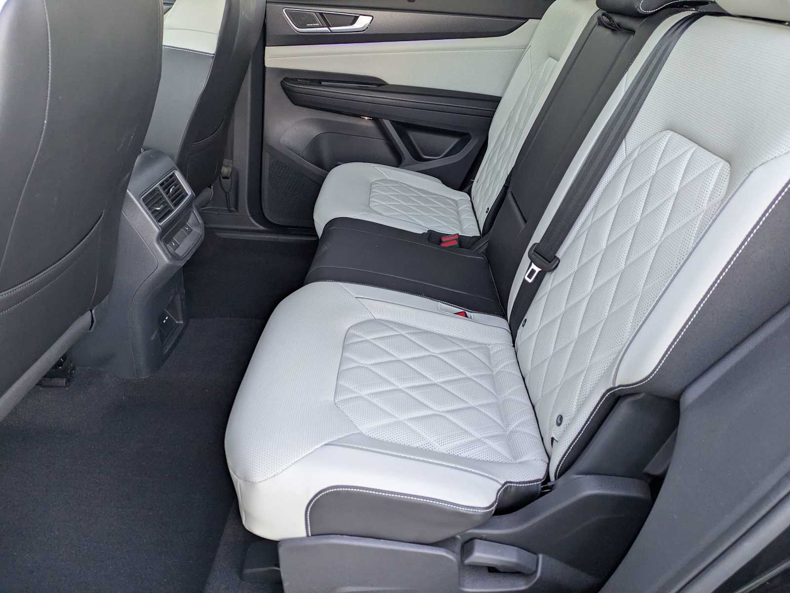 Thumbnail: 2024 Volkswagen Atlas - 19