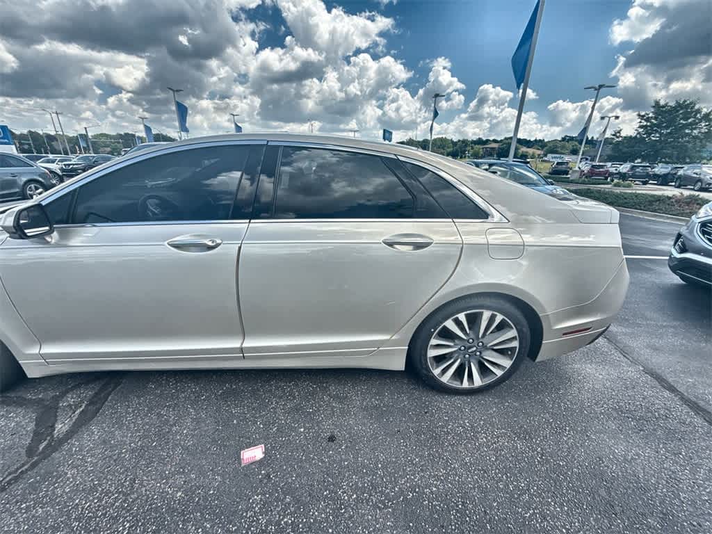 Thumbnail: 2017 Lincoln MKZ - 4