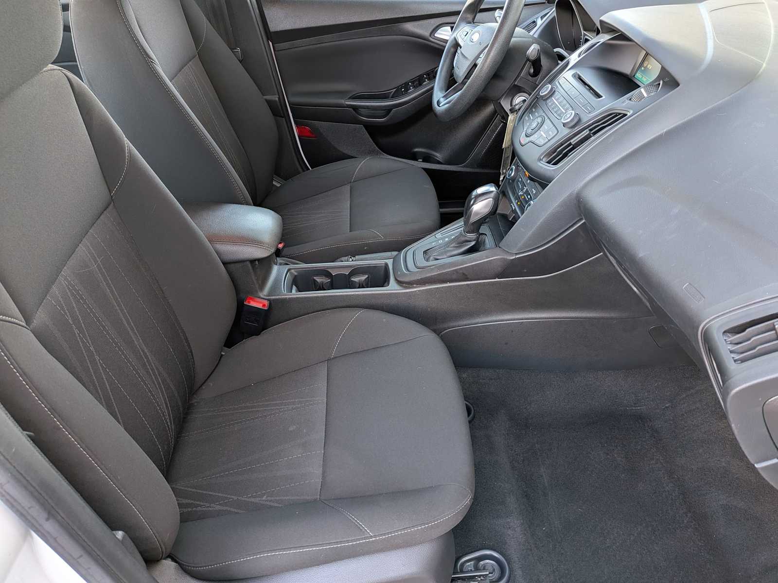 Thumbnail: 2016 Ford Focus - 19