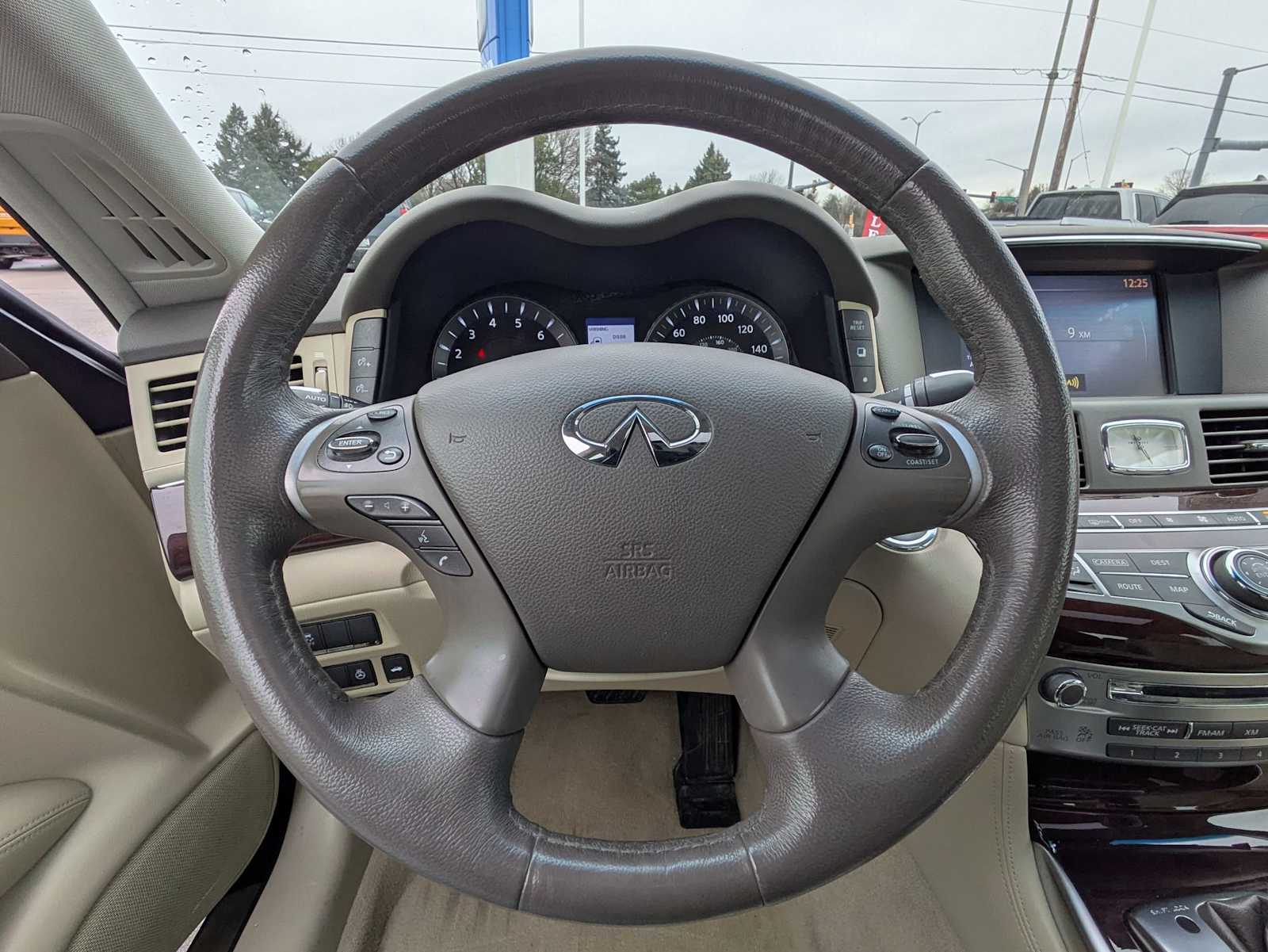 Thumbnail: 2016 INFINITI Q70 - 23