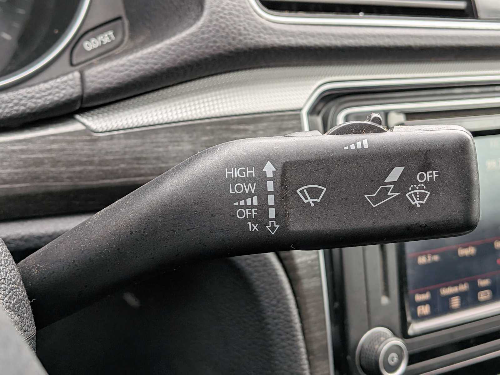 Thumbnail: 2018 Volkswagen Passat - 25