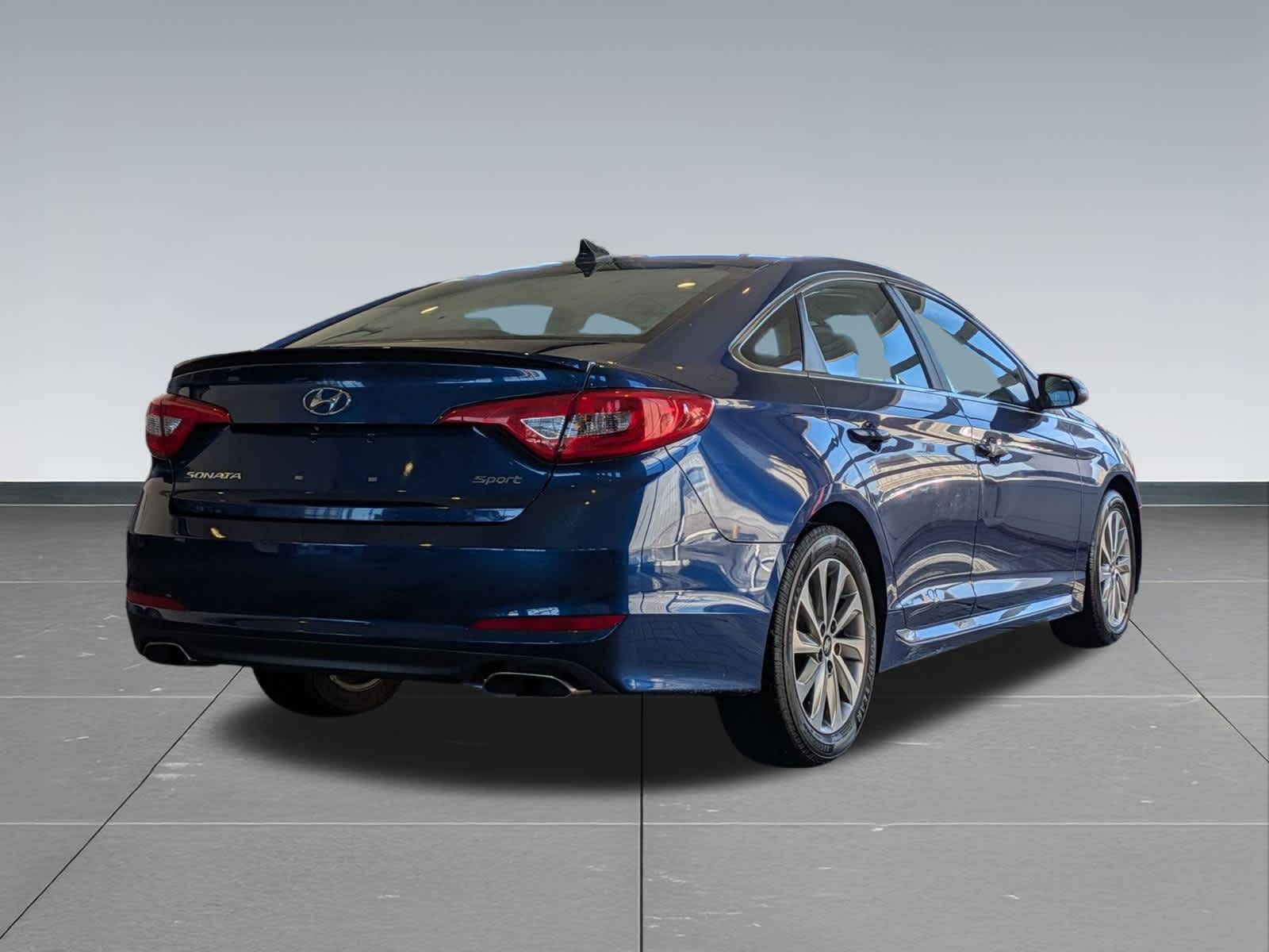 Thumbnail: 2016 Hyundai Sonata - 6