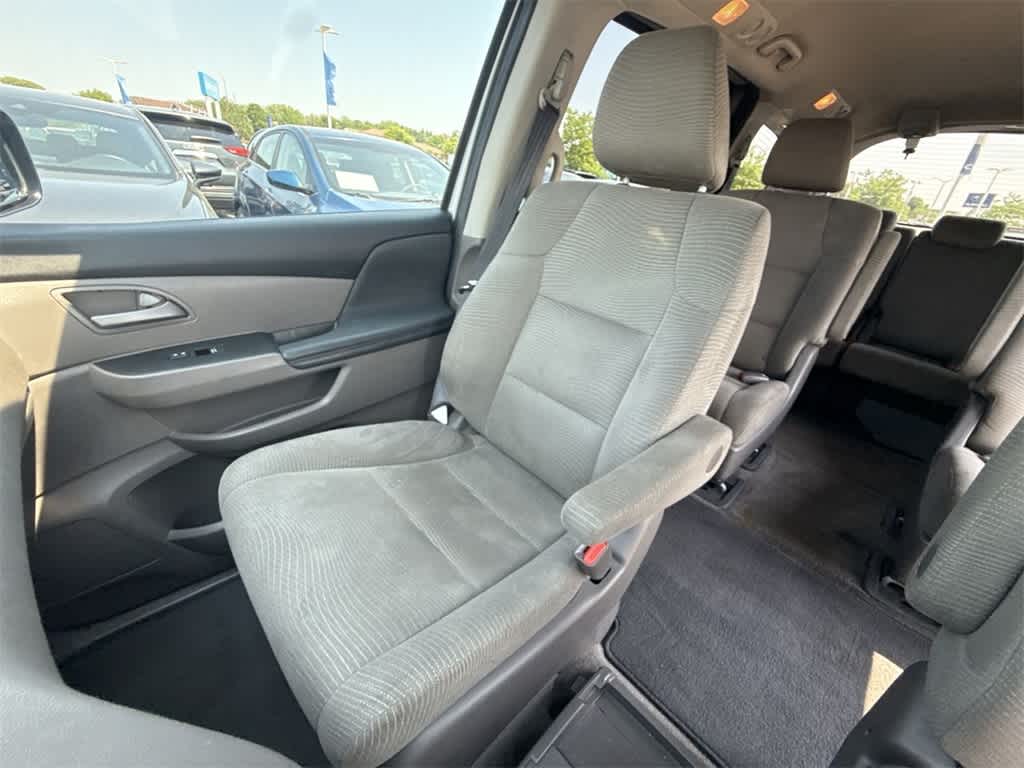 Thumbnail: 2013 Honda Odyssey - 21