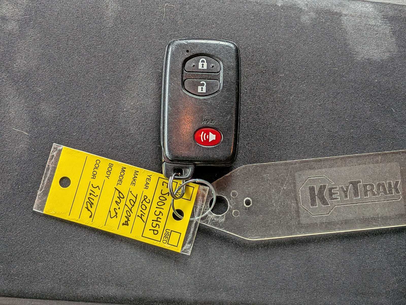 Thumbnail: 2014 Toyota Prius v - 32