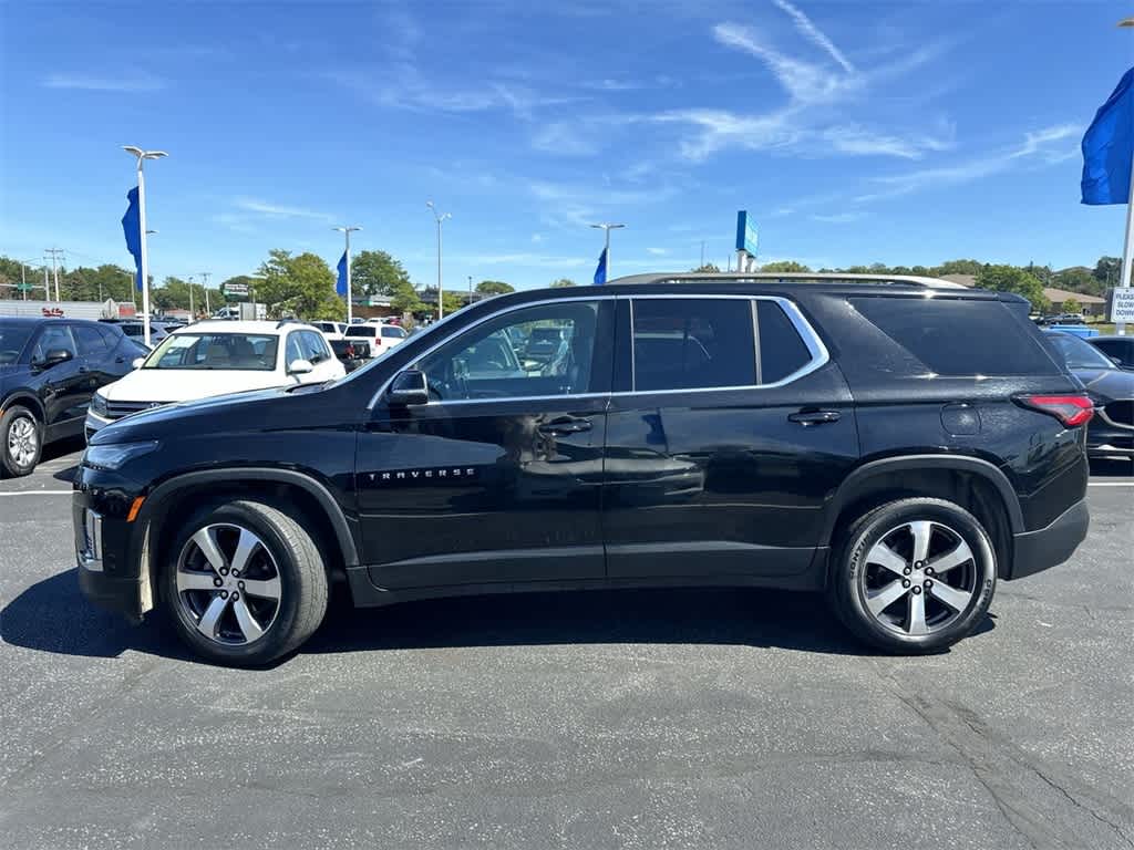 Used 2022 Chevrolet Traverse 3LT with VIN 1GNEVHKW4NJ151570 for sale in Waukesha, WI