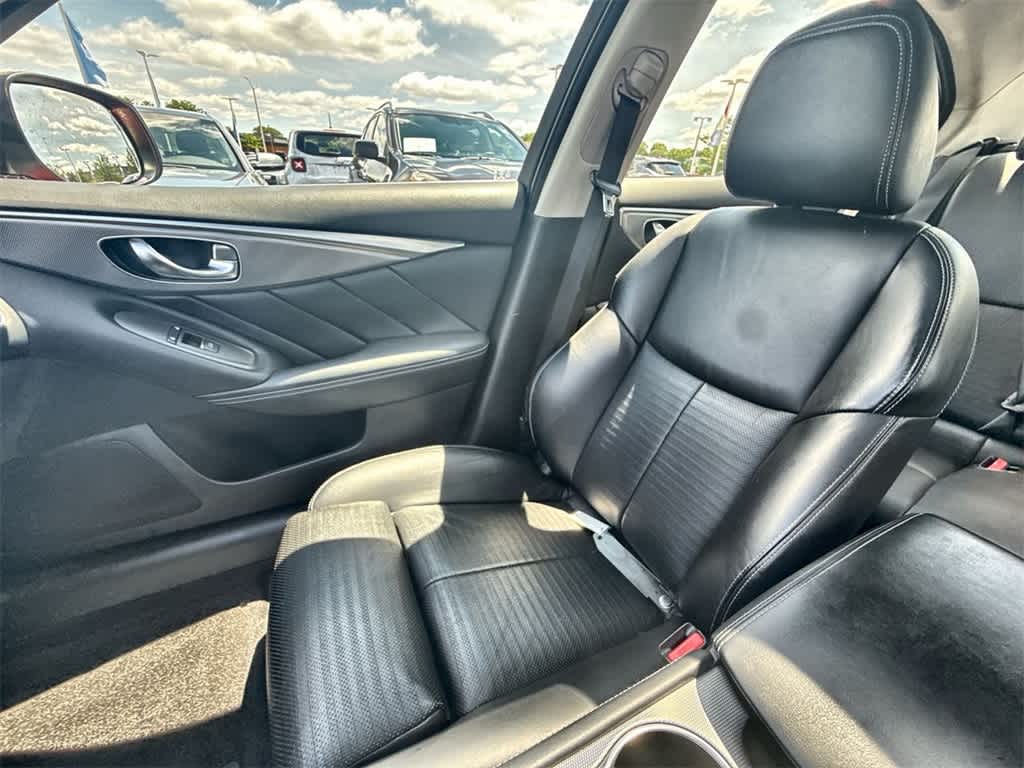 Thumbnail: 2015 INFINITI Q50 - 21