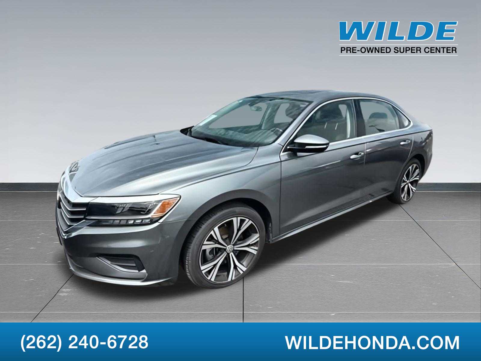 2022 Volkswagen Passat 2.0T -
                  Waukesha, WI