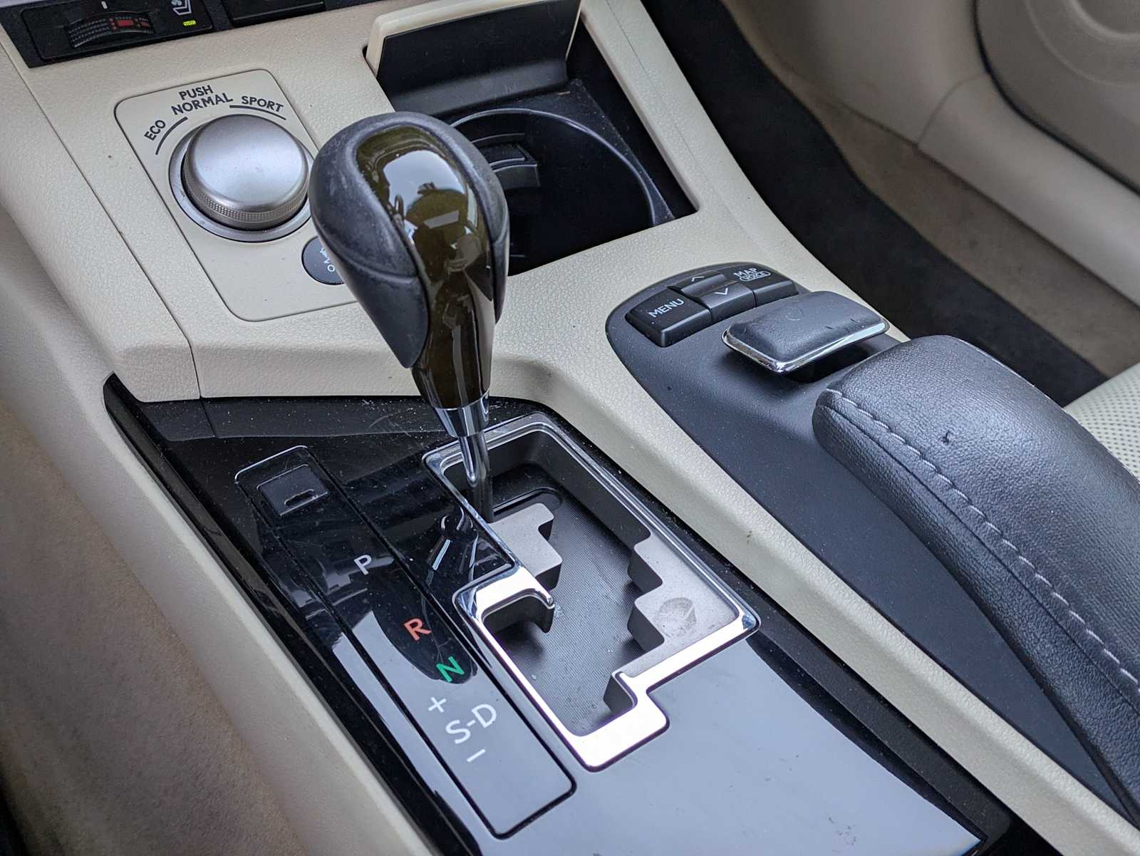 Thumbnail: 2013 Lexus ES - 31