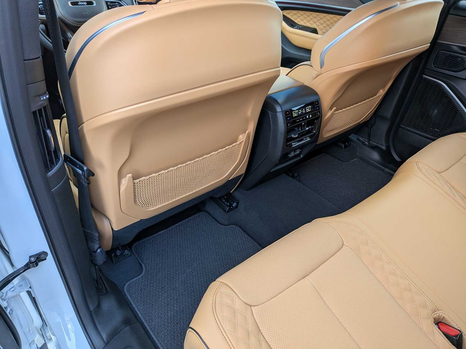 Thumbnail: 2025 Jeep Grand Cherokee - 17