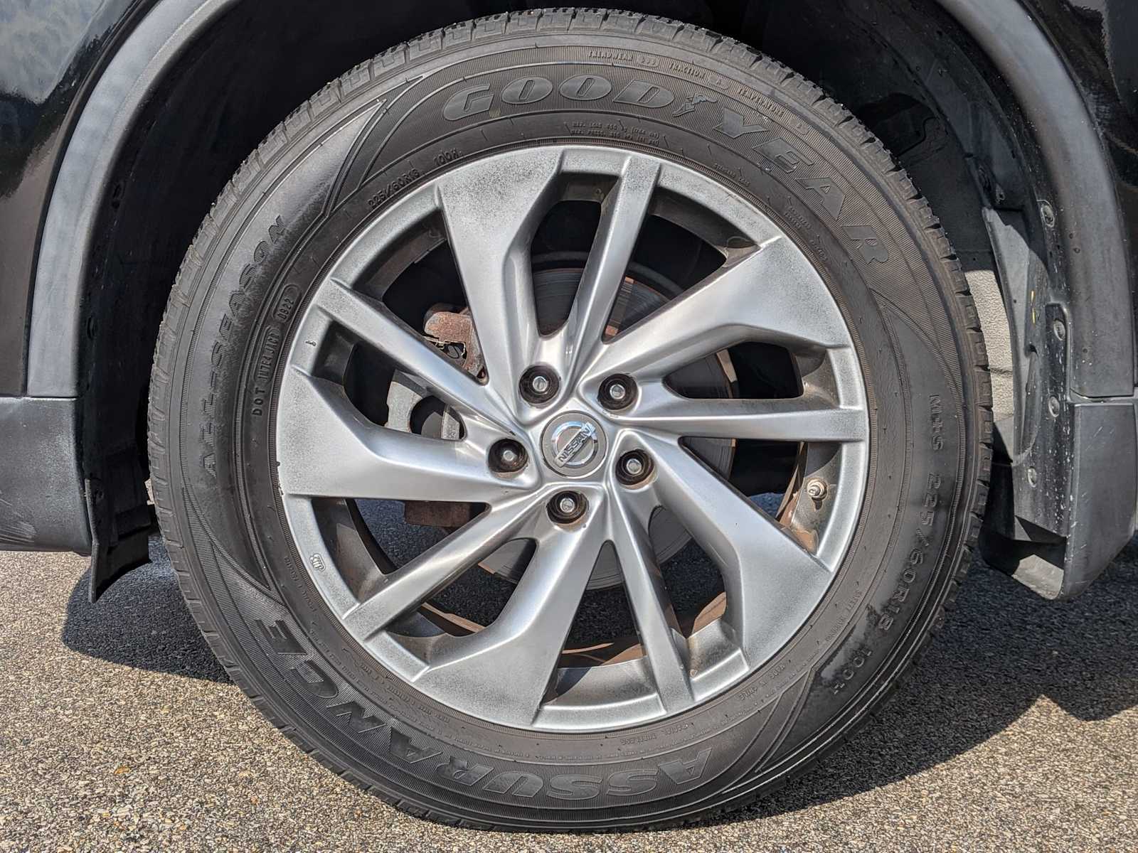 Thumbnail: 2015 Nissan Rogue - 12