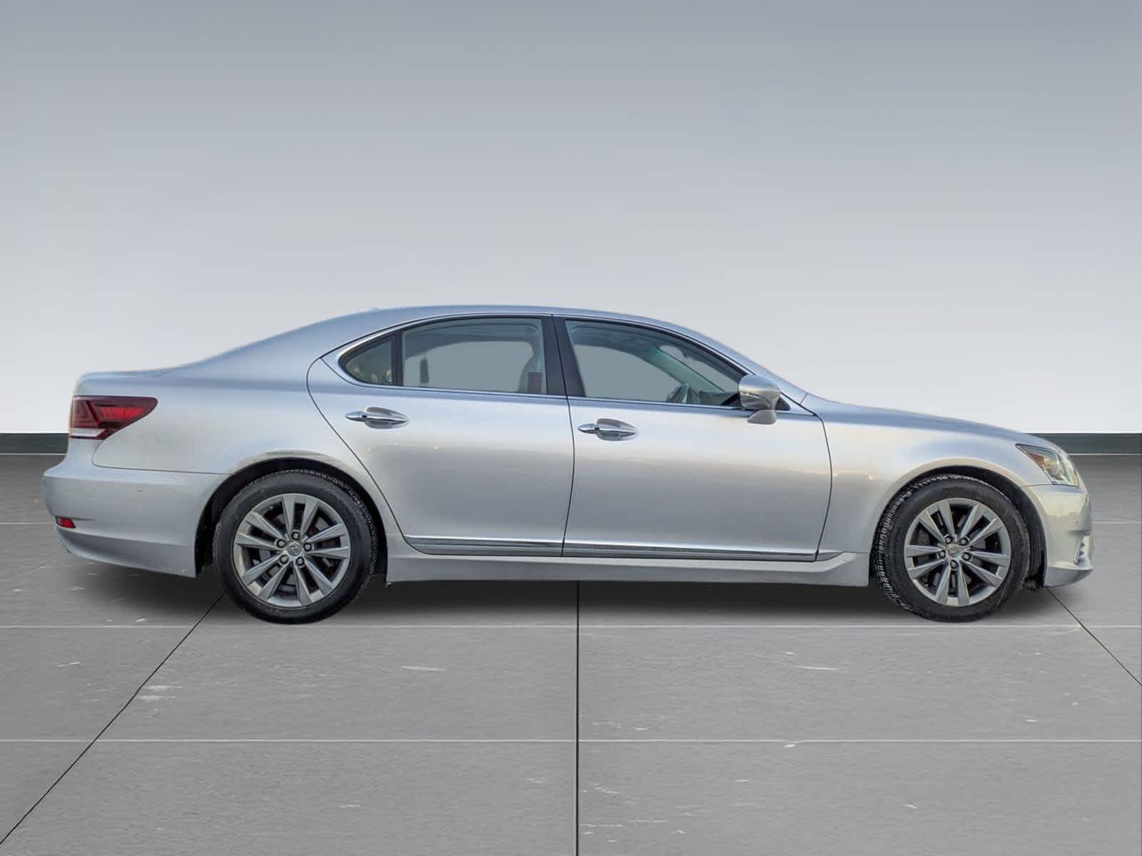 Thumbnail: 2015 Lexus LS - 7