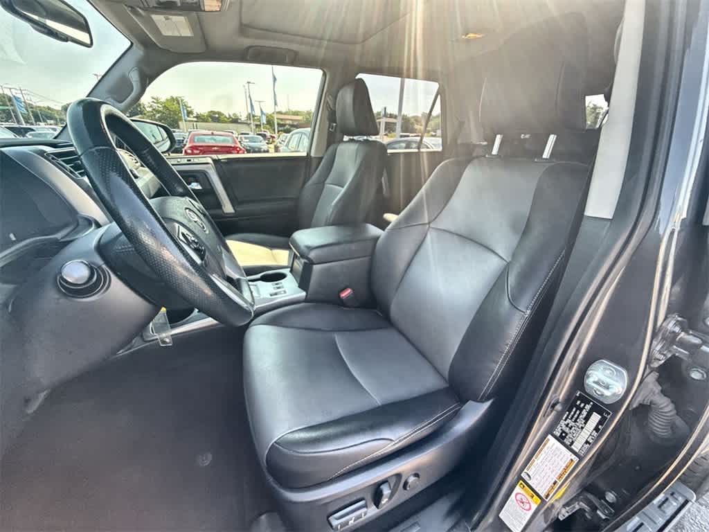 Thumbnail: 2019 Toyota 4Runner - 15
