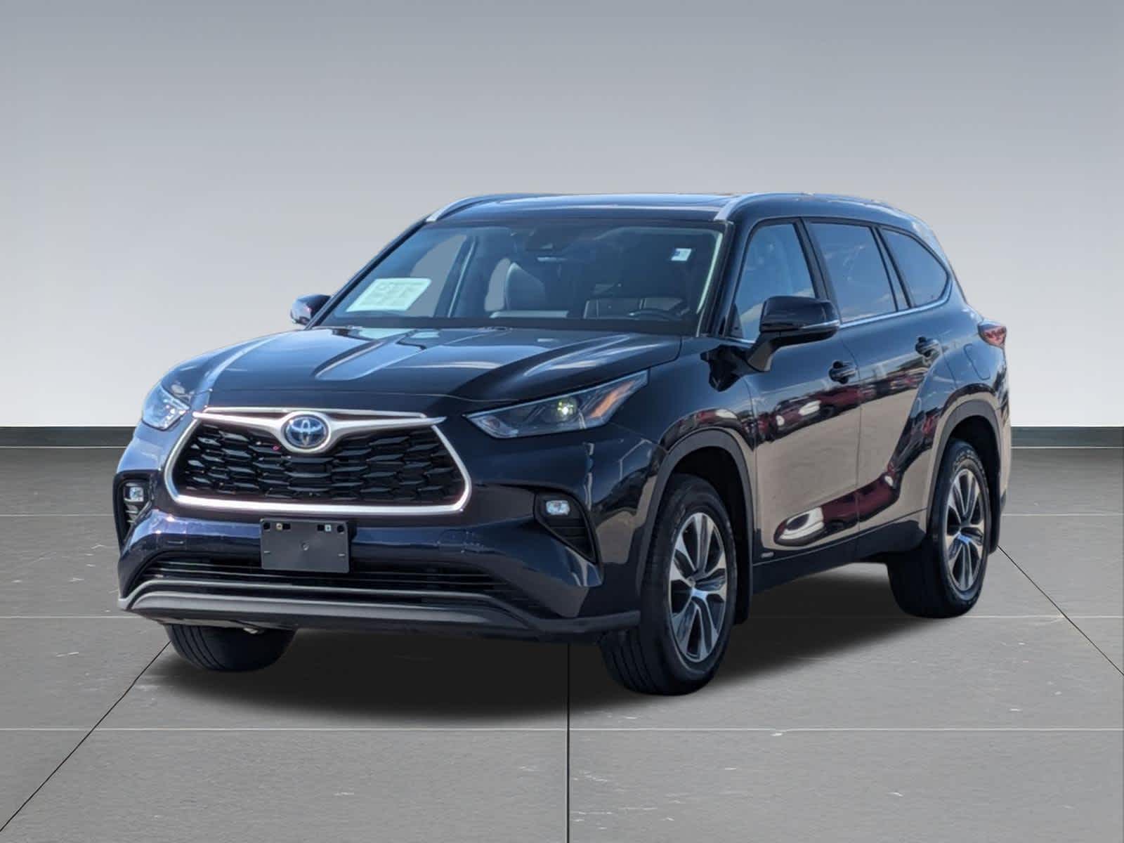 Thumbnail: 2023 Toyota Highlander - 9