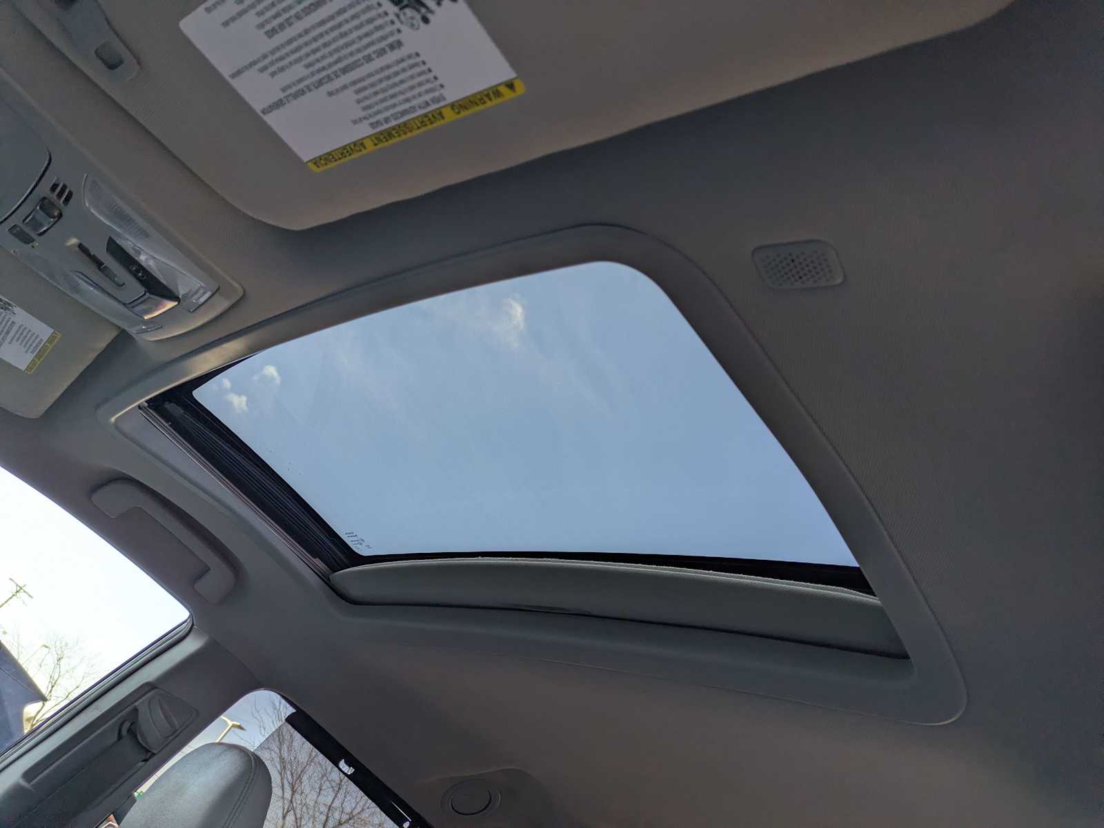 Thumbnail: 2019 Toyota Sienna - 18