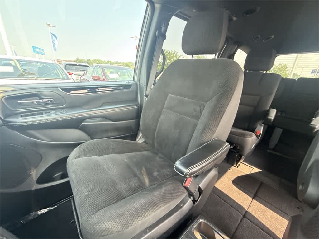 Thumbnail: 2018 Dodge Grand Caravan - 21