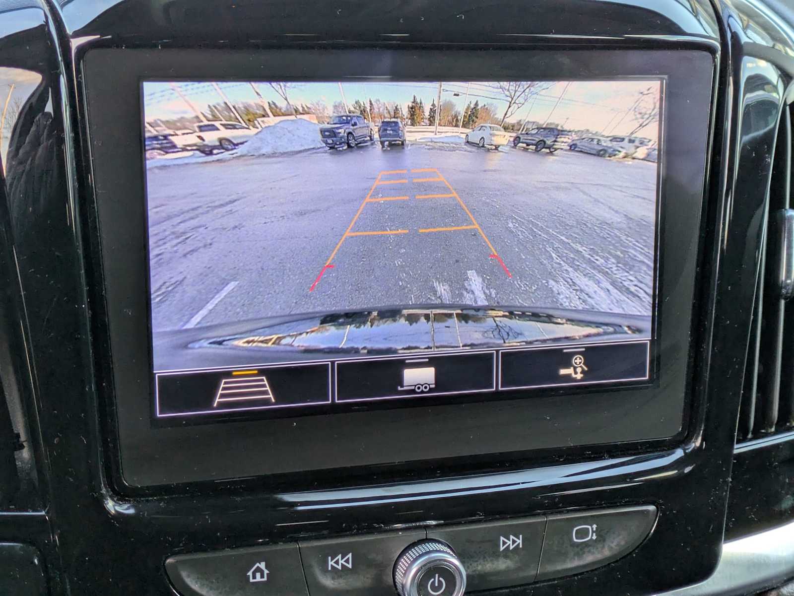 Thumbnail: 2021 Chevrolet Traverse - 27