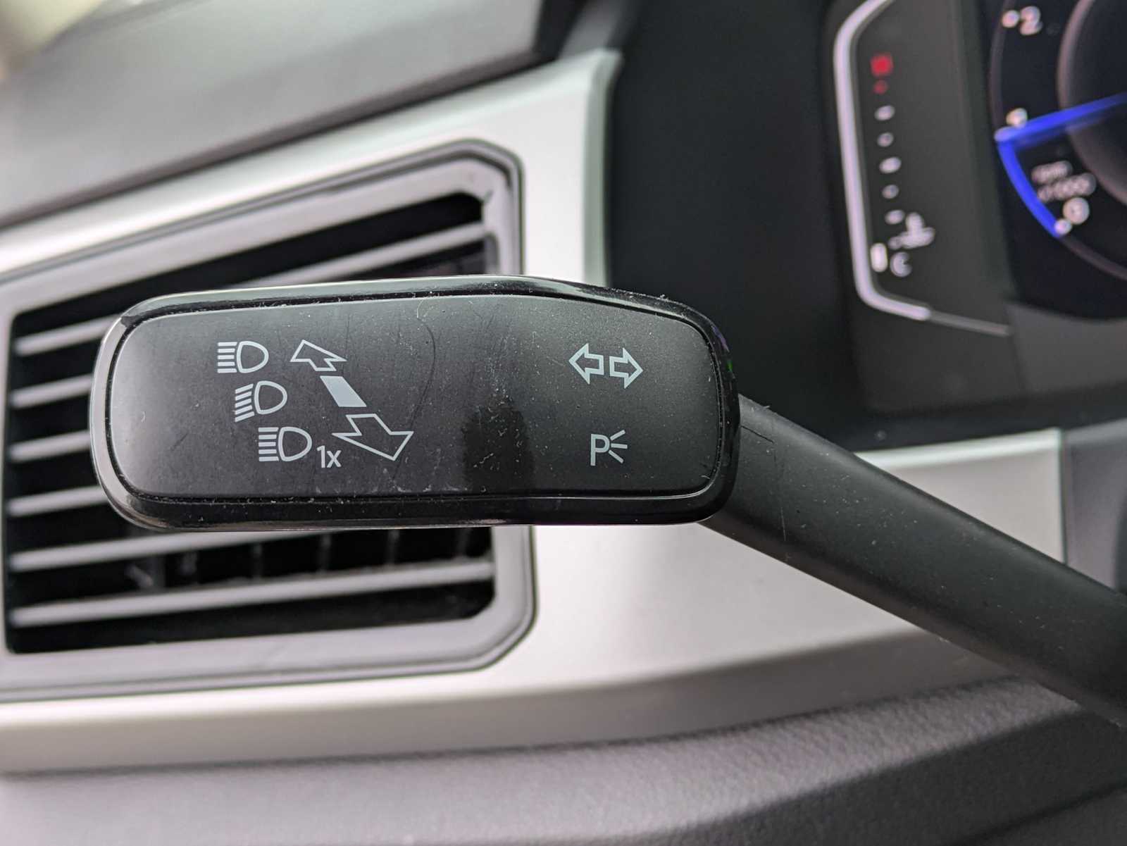 Thumbnail: 2022 Volkswagen Atlas - 27