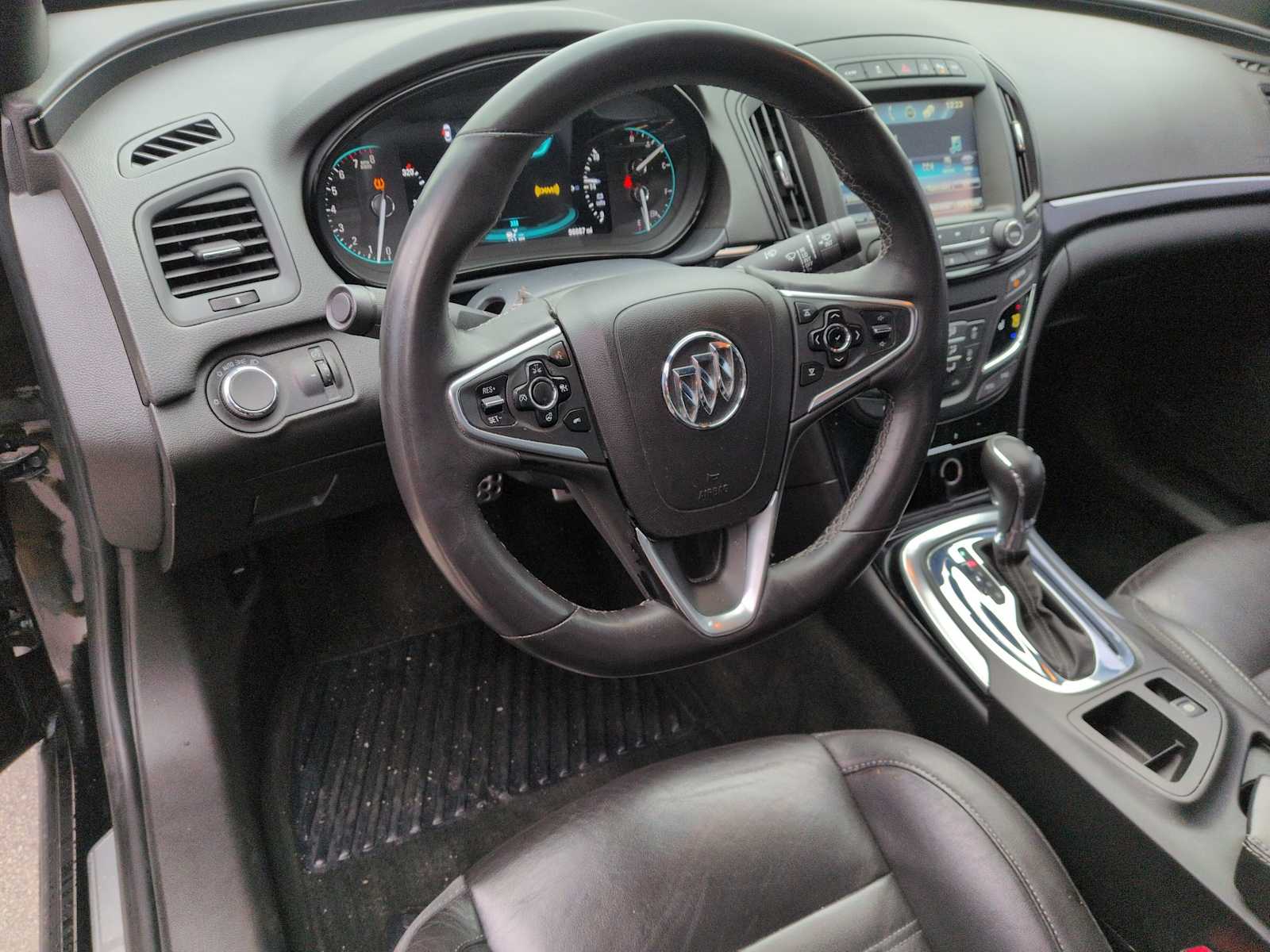 Thumbnail: 2017 Buick Regal - 3