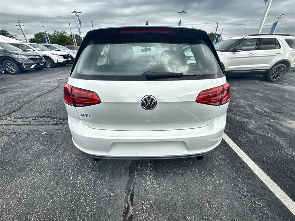Thumbnail: 2016 Volkswagen Golf - 12