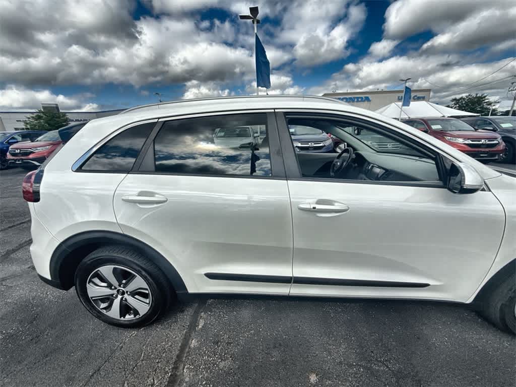 Thumbnail: 2019 Kia Niro - 7