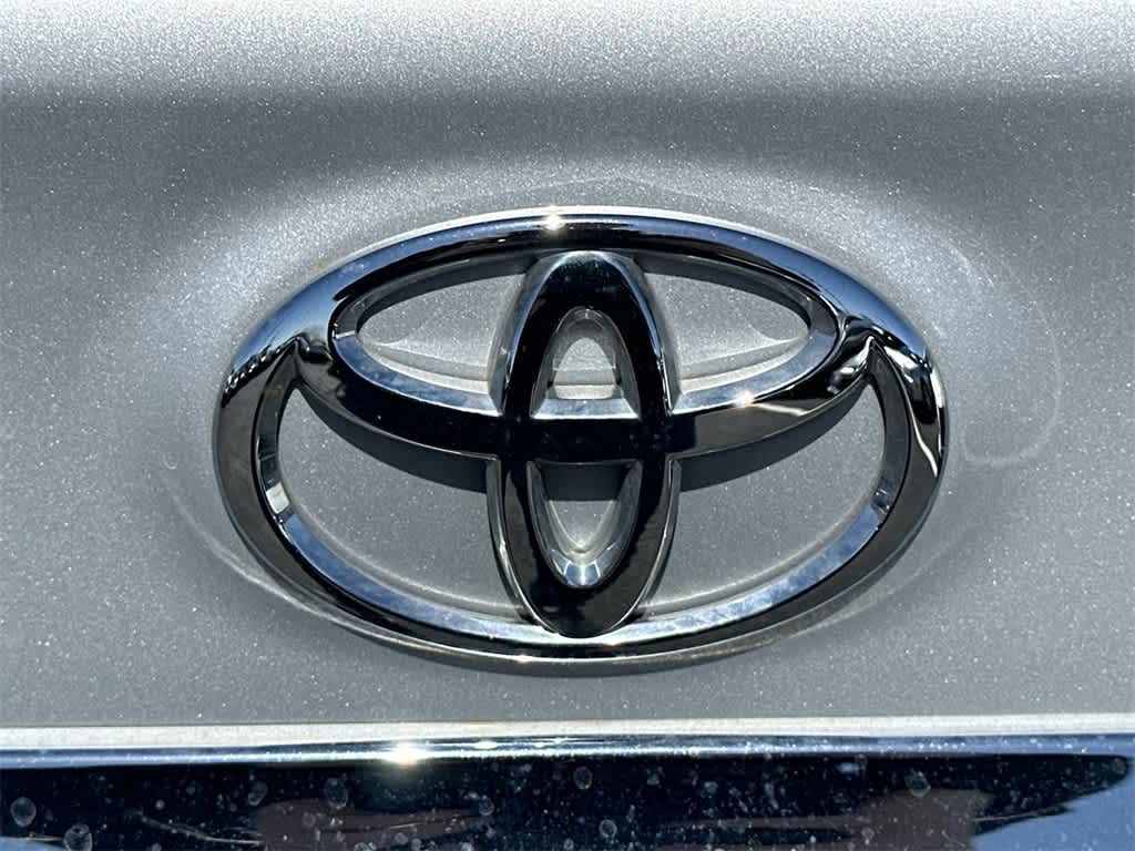 2013 Toyota Corolla LE 10